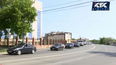 "Вот такие ужасы": колонна черных авто и эвакуаторов напугала жителей Уральска