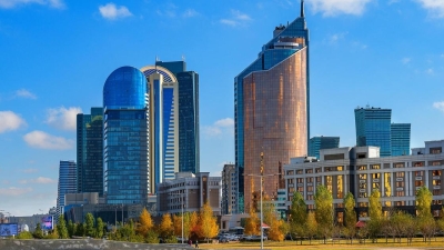 Касымбек о бараках вокруг "Абу-Даби Плаза": Строители съедут оттуда до конца года