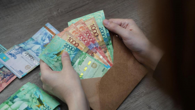 Ежегодных премий не будет: порядок премирования в нацкомпаниях изменили в Казахстане