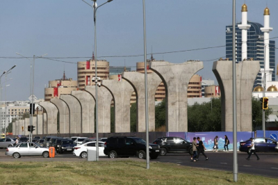 &laquo;В этом году вся эстакада будет поднята&raquo;. Аким Астаны рассказал о ходе строительства LRT