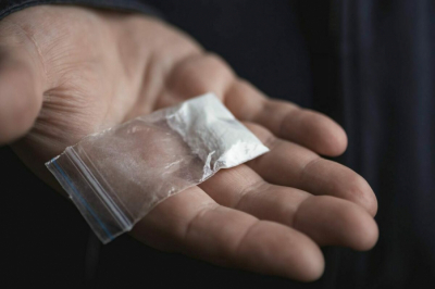 На 1,5 миллиона тенге изъяли синтетические наркотики полицейские Атырау