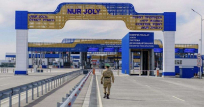 На границе с Китаем образовалась автомобильная пробка