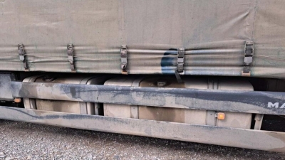 Вывозящих из Казахстана топливо водителей ловят полицейские на юге страны