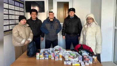 Мужчину оштрафовали за продажу "одноразок" школьникам в Аркалыке