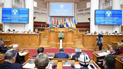 Маулен Ашимбаев предложил внедрять преподавание казахского языка в вузах СНГ