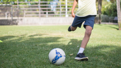 Пенсионерка избила чужого ребенка на детской площадке в Актау