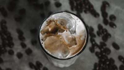 Холодный кофе и курица вместо говядины: производителям еды все труднее привлечь молодежь, заявили эксперты