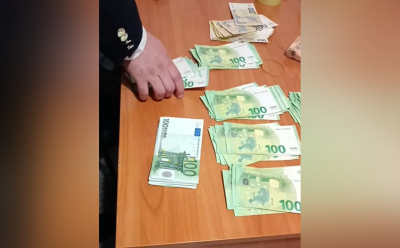 Таможенный контроль: 98 тысяч евро незаконно намеревались вывести из столицы