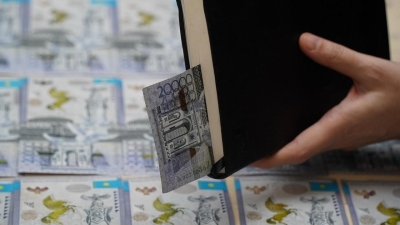 Казахстанские банки и мобильные операторы сделали совместное заявление