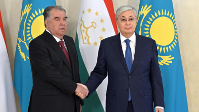 Токаев поздравил Рахмона с Днем независимости Таджикистана