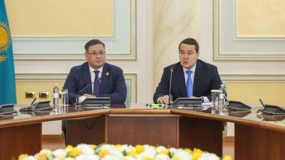 Смаилов представил нового министра иностранных дел коллективу ведомства