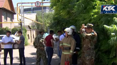 Жена акбулакского стрелка грозилась поджечь себя во время очередной попытки выселения