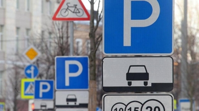 Аким Алматы: Мы будем увеличивать плату за парковки