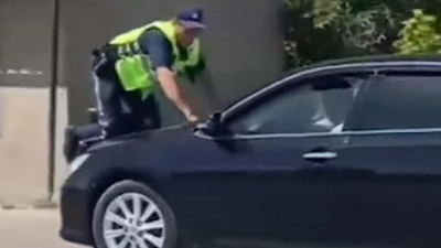 Нарушитель "прокатил" на капоте авто полицейского в Шымкенте (видео)