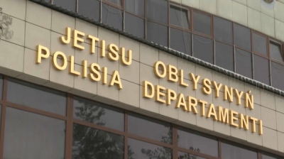 Подозреваемого в изнасиловании начальника полиции Талдыкоргана взяли под стражу