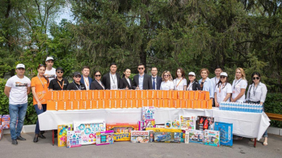 Сотрудники Jusan Bank организовали праздник для пациентов Республиканской детской клинической больницы в День защиты детей