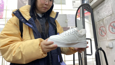 Сделано в Китае: во сколько алматинцам обойдется "люксовый лук" с барахолки