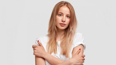 Кого скромность украшает: чем привлекают робкие девушки и когда важно постоять за себя