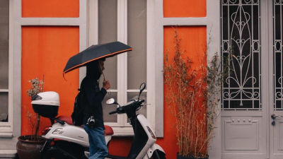 Дождь с грозой пройдет в одном из мегаполисов Казахстана в воскресенье