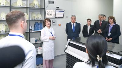 Глава государства ознакомился с деятельностью Центра лучевой терапии и диагностики в Усть-Каменогорске