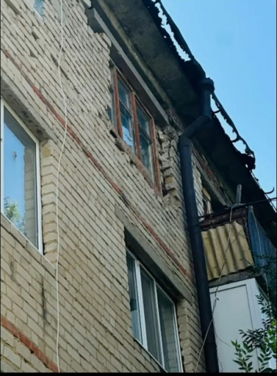 Крыша протекала, кирпичи падали. Как обновили дом в Кандыагаше