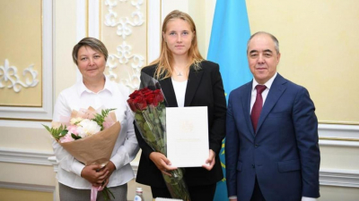 Аким ЗКО встретился с чемпионкой мира Марией Бровковой