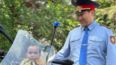 Настоящий праздник организовали для детей полицейских в академии МВД в Алматы