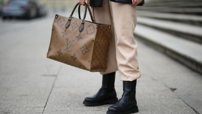 Казахстанцам рекомендовали не ездить во Францию с подделками Dior и Louis Vuitton