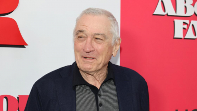 79-летний Роберт Де Ниро показал свою новорожденную дочь