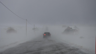 Закрыты 100 участков дорог в 16 областях, застряли тысячи машин: что происходит на трассах Казахстана