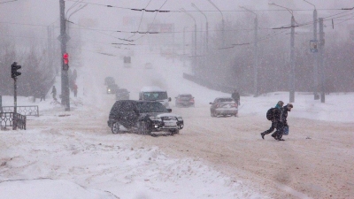 "Третий день света нет": снежный апрель парализовал запад и центр Казахстана