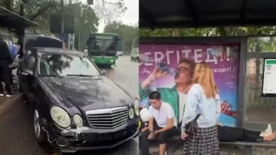 Авто врезалось в остановку в Алматы, есть пострадавшие 28 августа 2023, 14:05