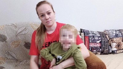 "Попал в реанимацию после рождения": алматинка мечтает вылечить сына от ДЦП