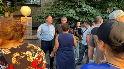 Элитный район Алматы остается без воды из-за селя: власти установили биотуалеты и пригнали водовозы