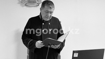 Судья умер на рабочем месте в Уральске