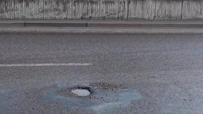 Видео с ямой на Аль-Фараби якобы после ремонта дороги прокомментировал акимат Алматы