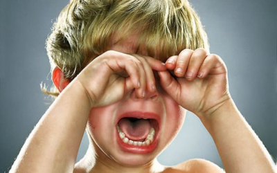 Бабушка доводит ребёнка до слёз. Совет юриста