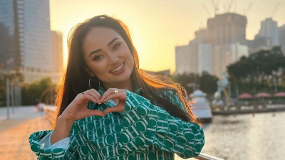 "Наша красивая казахская девочка": улетевшая в Корею Анара Батырхан поделилась яркими фото