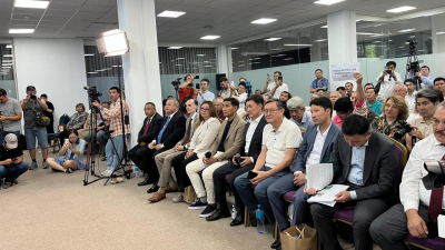 "Не занимайтесь провокациями": в Алматы начались публичные обсуждения по АЭС