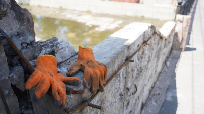 Дороги Алматы начали ремонтировать новым способом