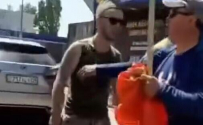 Сорвавшего советский флаг с автомобиля алматинца оштрафовали&nbsp;&nbsp;