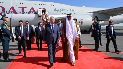 Токаев встретил эмира Катара в аэропорту Астаны (фото)