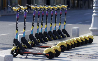 Казахстанцам на электросамокатах напомнили о правилах на дорогах
