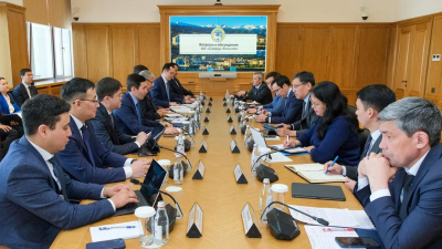 Аким Алматы Ерболат Досаев встретился с председателем правления "Самрук-Казына" Нурланом Жакуповым