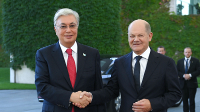 Токаев и Шольц обменялись мнениями по актуальным региональным и международным вопросам