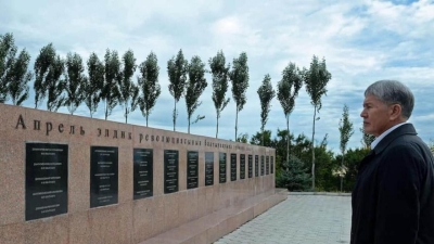 "Не стоит повторять мои ошибки": экс-президент Кыргызстана Атамбаев дал совет Жапарову