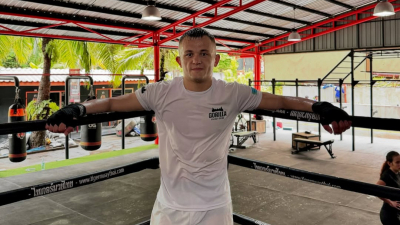 Казахстанский боец открывает международный турнир UFC в Канаде