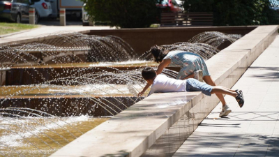 Алматинцев призвали воздержаться от прогулок из-за аномальной жары
