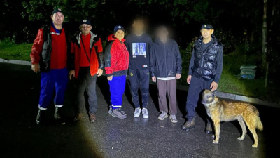Два туриста потерялись ночью в горах Алматы в сложных климатических условиях