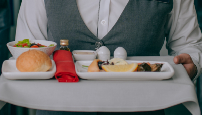 Бортовое питание: что нужно знать о еде в самолете?